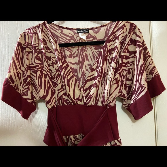 Wet Seal - Picture 2 of 5